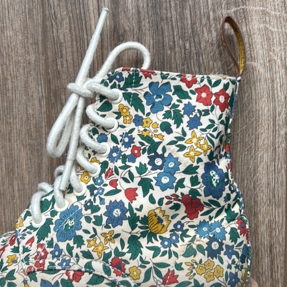 Dr. Martens X Liberty Floral Evan Boots | 6 - Picture 5 of 9